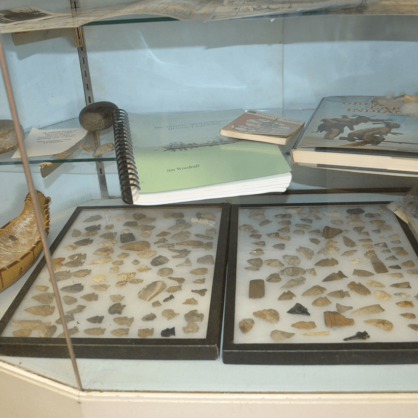 Photo of LMHS Native American Arrowheads and Other Items